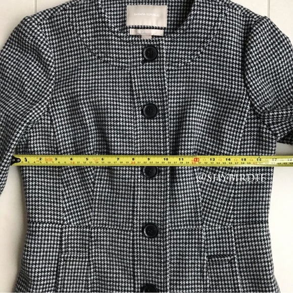 Banana Republic Collarless Houndstooth Wool Coat - Picture 10 of 15